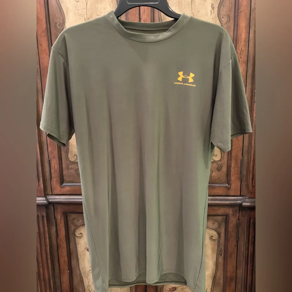 Under Armour Men's XXL Short Sleeve Compression Shirt in Olive with Yellow Logo - Picture 2 of 3